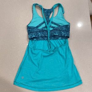 Lululemon tank with built in bra (connected)